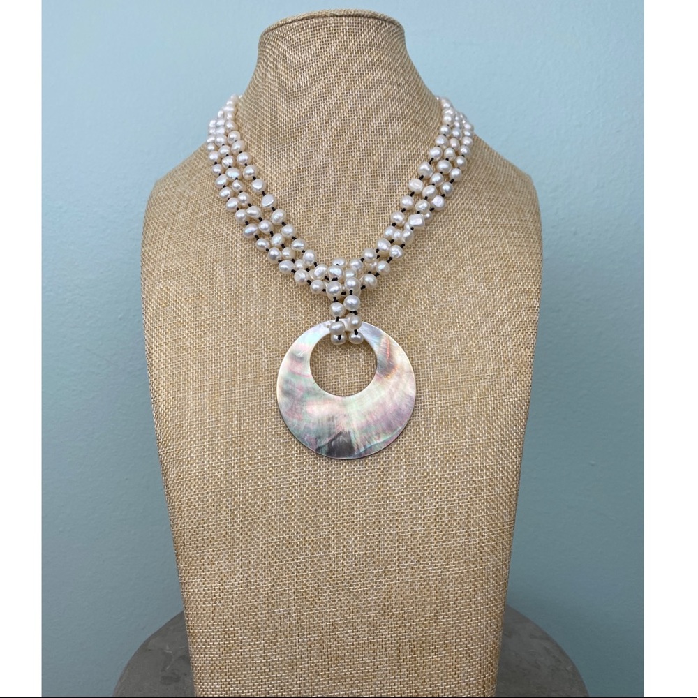 NWOT White Pearl Necklace with Shell Pendant set